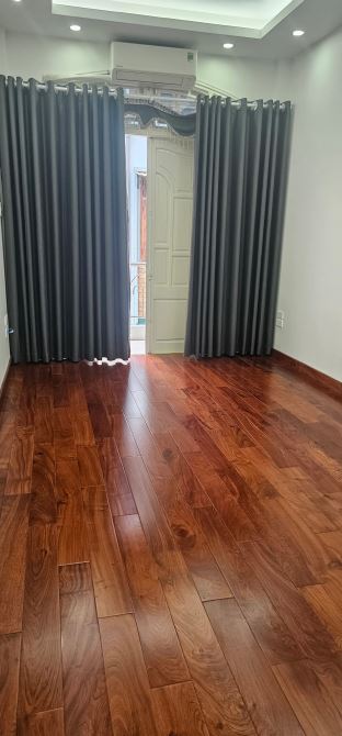 Nhà đẹp Trần Quý Kiên - Cầu Giấy - Phân Lô - Vỉa hè - Oto tránh - Kinh doanh - 18.6 tỷ.