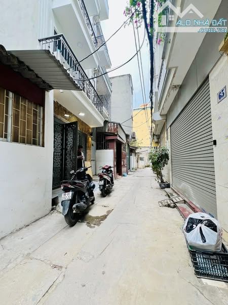 BÁN TÒA NHÀ CCMN 55M2 - 7 TẦNG. THANG MÁY. NGÕ THÔNG. GARA Ô TÔ. ĐƯỜNG GIẢI PHÓNG.