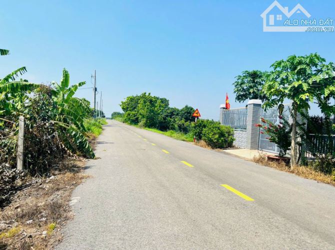 CHỦ CẦN BÁN GẤP VƯỜN TRÁI CÂY SIÊU RẺ ĐẸP LÁNG DÀI 2900m2  2,650 tỷ