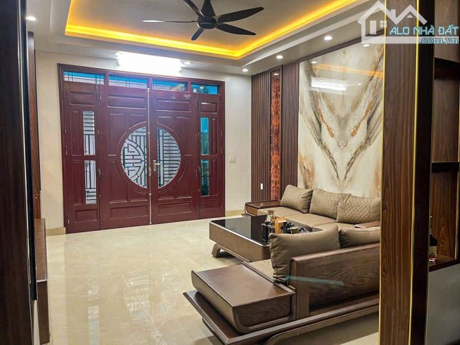 Nhà Phố Gần Aeon Maill Ô Tô 24/24