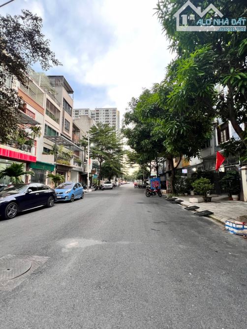 TOÀ VĂN PHÒNG MẶT NGÕ Ô TÔ TRÁNH XUÂN LA TÂY HỒ 86m 28.5 TỶ 7 TẦNG THANG MÁY