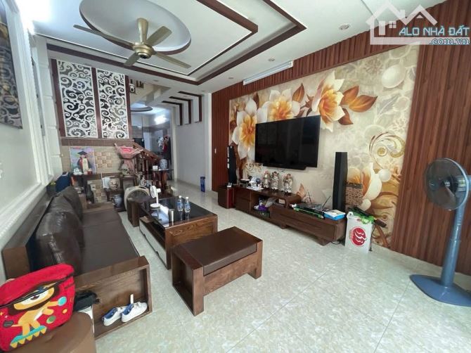 Bán nhà Phạm Văn Đồng - full nội thất - chỉ xách vali về ở