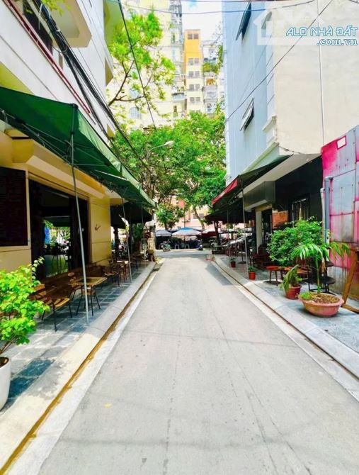Bán nhà mặt ngõ Trần Quý Kiên, dân xây chắc chắn, kinh doanh, ô tô đỗ cửa vào nhà