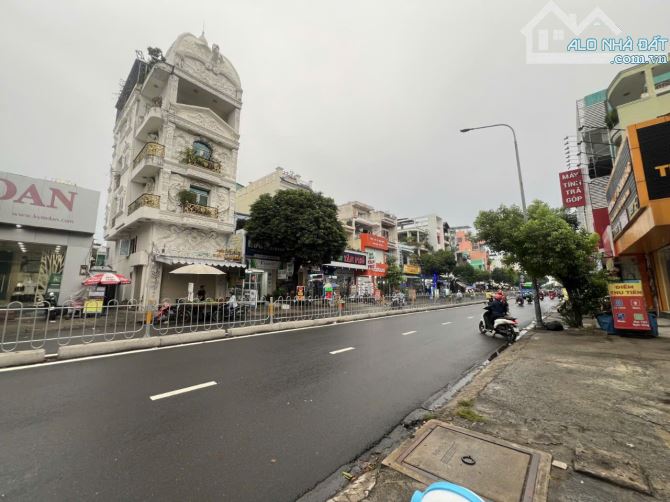 Bán Gấp Nhà mặt tiền Kinh Doanh Nguyễn Sơn Tân Phú 83m2,6 tầng Nhỉnh 25 tỷ
