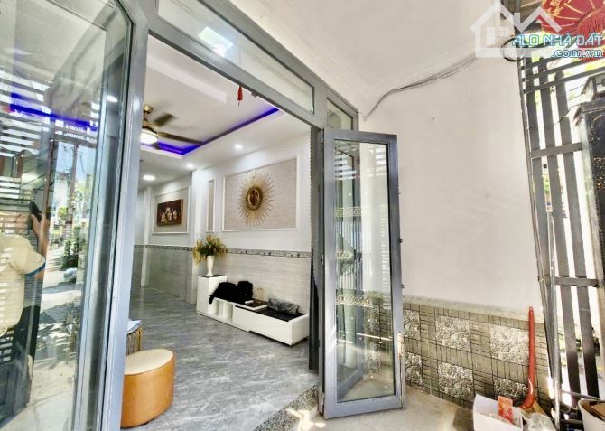 Quận #Hai_Bà_Trưng, trước nhà rộng 4m, ngõ thông, kinh doanh, 38m2, nh.ỉnh 6 tỷ