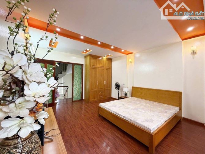 Vip! Bán Nhà -Giáp KĐT CIPUTRA - Gần Phố - Ô Tô Đỗ Gần - 42M2 - 4Tầng - MT 4.6m - 8 Tỷ Hơn