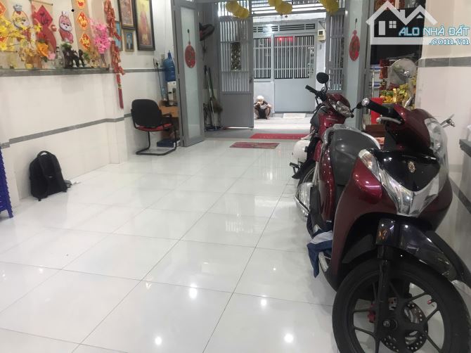 76TP – Bán nhà Lý Thánh Tông Q.Tân Phú, 54m2 sổ riêng A4, 3 tầng 4PN 3WC, CHỈ 5.2 tỷ TL