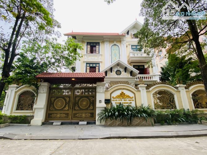 Bán biệt thự Nguyễn Hữu Thọ - Nguyễn Phan Chánh, 310m mặt tiền quyền lực 17m, cách hồ 50m