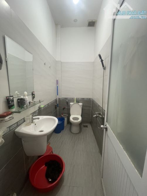 Nhà 3 tầng đường Thạnh Lộc 17, phường Thạnh Lộc  Quận 12, 68m2 (4x17), 4.7 tỷ - 10
