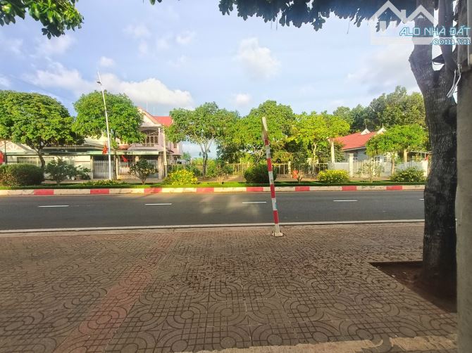 Bán Đất Tặng Nhà Ngay TT Uỷ Ban Huyện - Công Viên Sinh Đôi Ngãi Giao - 10
