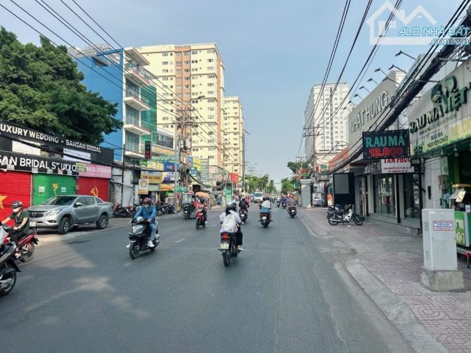 Bán nhà  lô góc mặt tiền  Nguyễn Xí  .DT 115 m2. Giá 24.7 tỷ ,P13 Bình Thạnh - 10