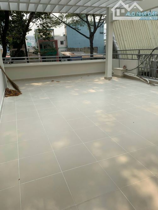 MT Trần Hưng Đạo, P. Nguyễn Cư Trinh, Quận 1, DT: 4,2x17m, Giá 31 tỷ - 11