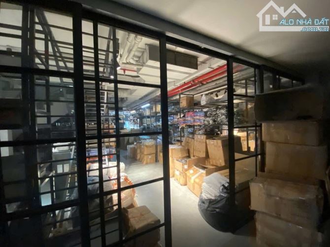BÁN TOÀ VĂN PHÒNG MẶT PHỐ XUÂN LA 267m2 - 9T THANG MÁY - MT 12m - 215 TỶ - DÒNG TIỀN KHỦNG - 11