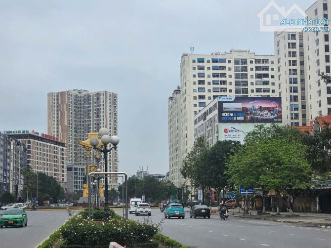 Bán biệt Thự 3,5 tầng đường Lê Thái Tổ Ngay Chung Cư DT 200m, MT10m, Hướng ĐN, Giá 44 tỷ - 1