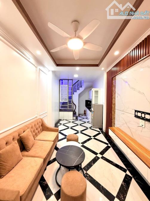 NHÀ PHỐ CỔ NHUẾ. 5 TẦNG. 35M. 6,5 TỶ. NGÕ XE SH TRÁNH.FULL NỘI THẤT. Ở SƯỚNG. QUÁ HIẾM. - 1