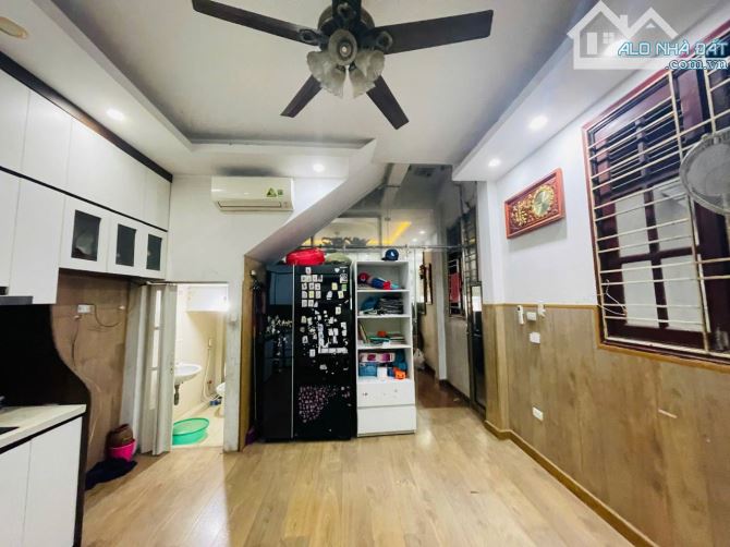 Nhà đẹp ở luôn Cổ Nhuế Bắc Từ Liêm. Sổ 54m, 5 tầng MT4m4 Giá 7 tỷ Mặt ngõ thông Lô góc KD - 1