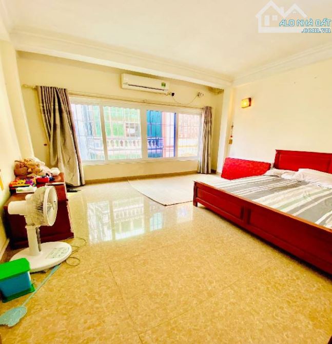 Nhà siêu rẻ - Cô Em cần Bán Gấp nhà Mặt Phố Yên Lạc, Hai Bà Trưng, DT 205m2 chỉ 40.4 tỷ, - 1