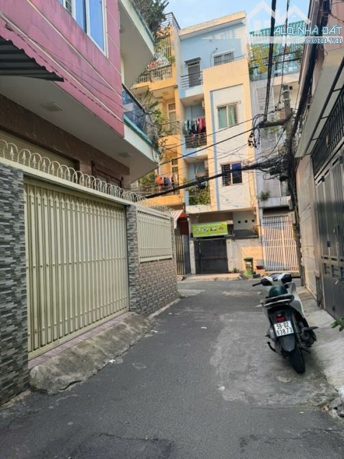 BÁN NHÀ HẺM NHỰA XE HƠI LÊ THÚC HOẠCH, 4X13, 3 TẦNG, 5.6 TỶ TL - 1