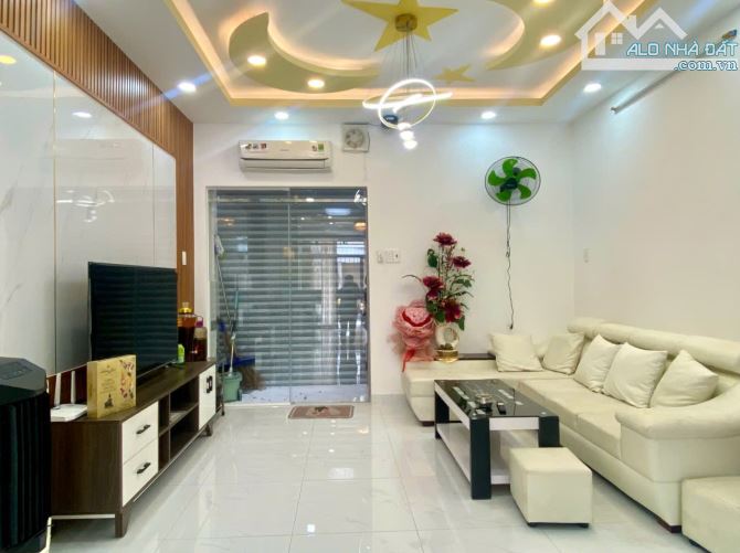 Bán nhà 4 tầng, đường rộng 16m, tọa lạc Lê Ngã, P. Phú Trung, Q. Tân Phú - 1