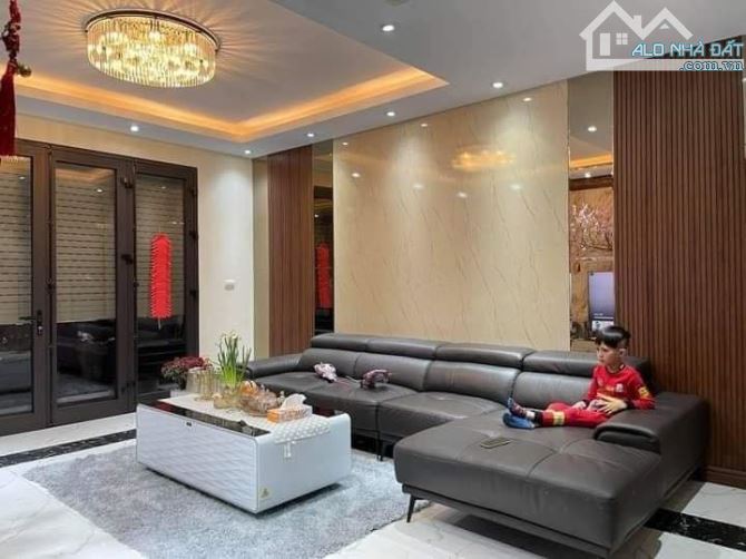 Bán nhà Lê Văn Hiến, 110m2, phân lô, ô tô, nội thất chủ tặng,  12 tỷ. - 1