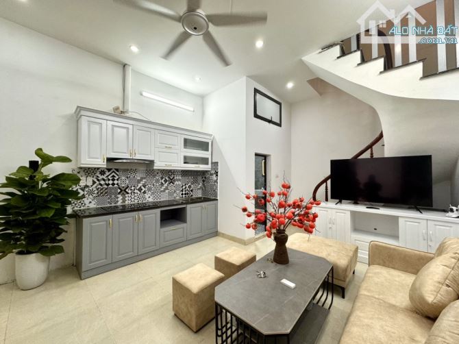TRUNG TÂM ĐỐNG ĐA - NHÀ MỚI Ở NGAY - FULL NỘI THẤT CAO CẤP 33 m2, 4 tầng, 7.3 tỷ. Nhà đẹp - 1