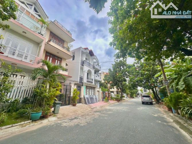 🔥  Bán đất tặng Nhà C4 Ngay GiGaMall Phạm Văn Đông - 1