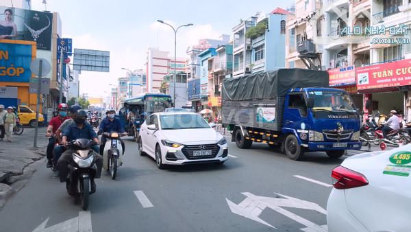 NHÀ 3 MẶT TIỀN PHAN ĐĂNG LƯU GIÁP PHÚ NHUẬN-DT 5.5X18 -2 TẦNG -KHU VỰC XÂY CAO-26 TỶ - 1