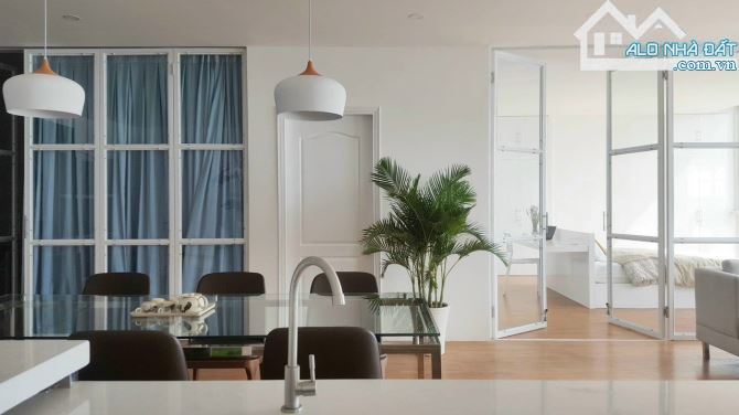 Cho thuê chung cư Oasky Sơn Thịnh 2 dt 150m2 3PN view biển - 1