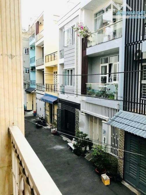 NHÀ MỚI 2 LẦU ST - HẺM NHỰA 8M KHUÔN VIỆT - 4x10M 3PN ,4WC GIÁ 5.6 TỶ - 1
