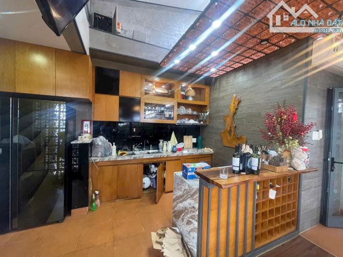Biệt Thự Phố Quận 8, DT:8,2x12, Dương Bá Trạc - 4 Tầng, Full Nội Thất Cao Cấp, Giá 17Tỷ TL - 1