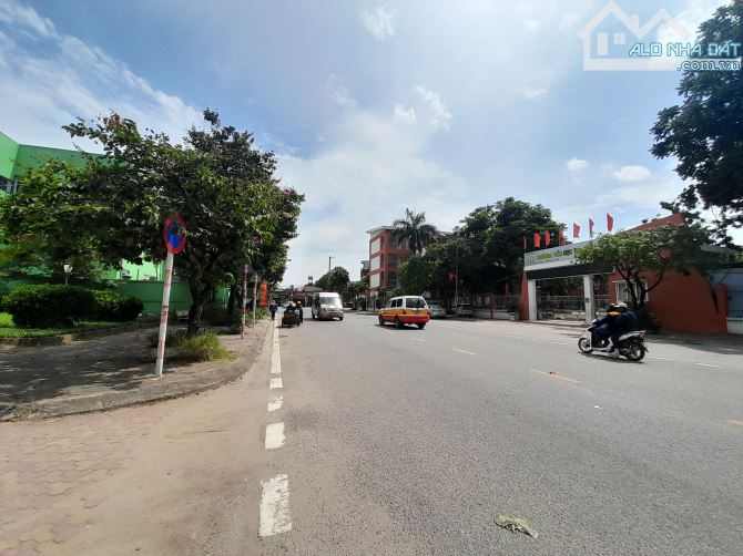 PHÂN LÔ TRUNG TÂM QUẬN ỦY HOÀNG MAI, 120M,MT8M, VỈA HÈ, KINH DOANH, XÂY TÒA NHÀ 7 TẦNG - 1