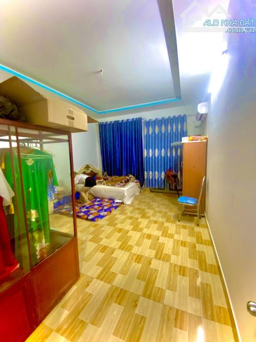 BÁN NHÀ 3 TẦNG (4.5 x 17.5), ĐƯỜNG 10M, KDC ĐỒNG BỘ, DĨ AN,  GIÁ CHỈ 3 ĐỒNG CHẲN - 1