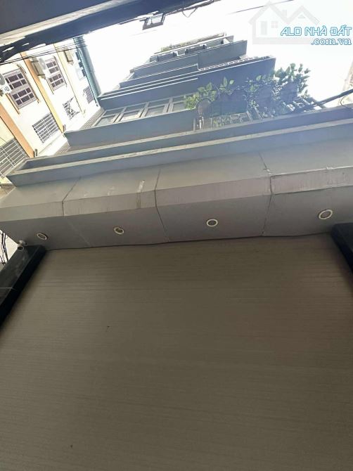 Toạ lạc tại  Mễ Trì Thượng, ngõ rộng ô tô đỗ cách nhà 5m  ✅ Thiết kế : 6 tầng - Tầng 1 : P - 1