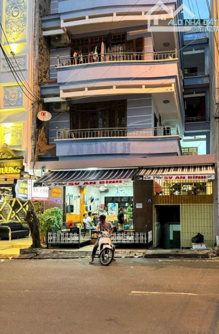 Bán Nhà Mặt Tiền đường Nguyễn Đình Chiểu - Sát Chung Cư Napoleon - 1