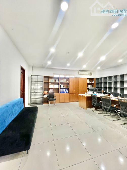 💰 CHO THUÊ SÀN VĂN PHÒNG QUẬN 3 - 12$/M2 - 250M2 - 450M2 - ĐỂ ĐƯỢC Ô TÔ - 1