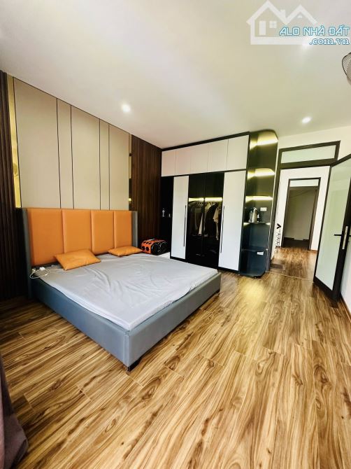 Bán nhà phố Nguyễn Ngọc Nại, Thanh Xuân 77m, 3 tầng, mt 7m. Giá: 22 tỷ - 1