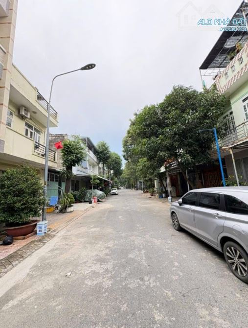 Nhà gần Vincom ngã tư 550, 1 trệt 2 lầu sổ riêng, 2286 Dĩ An Bình Dương - 1