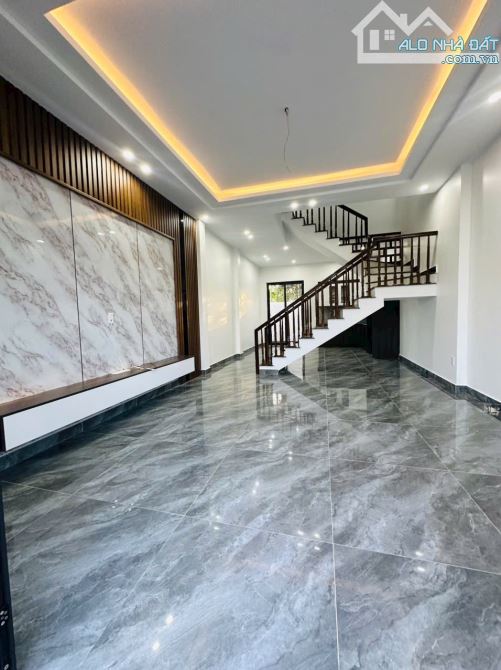 🏠Căn nhà xây độc lập 3 tầng, có sân cổng riêng ở tại Kiều Trung, Hồng Thái, An Dương. ✅ - 1