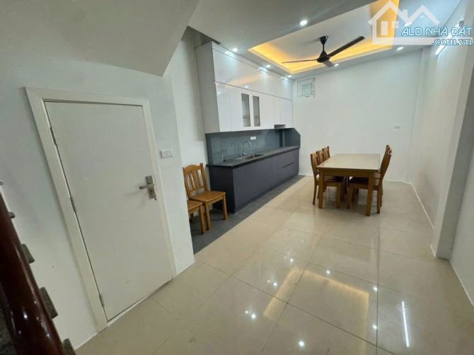 BÁN GẤP NHÀ PHẠM VĂN ĐỒNG - NGÕ Ô TÔ - 38M2, 5 TẦNG, MT 4M - 9.9 TỶ - 1