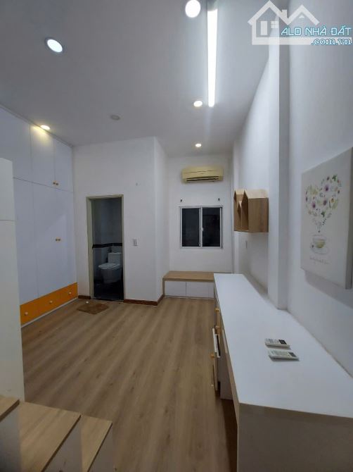 Bán nhà Cách Mạng Tháng 8 - DT 4 x 10.6 - 3 tầng - giá 5.8 tỷ TL - 1