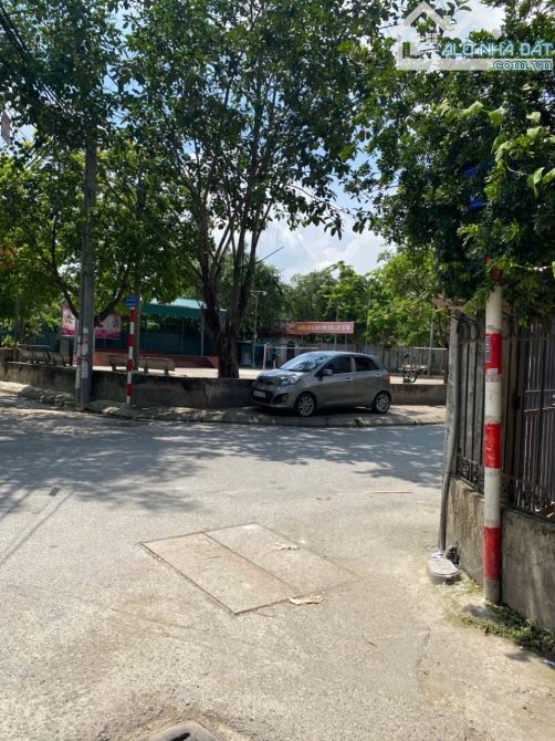 CHỦ CẦN BÁN GẤP NHÀ THẠCH BÀN , NHỈNH 5 TỶ , Ô TÔ ĐỖ CỬA - 1