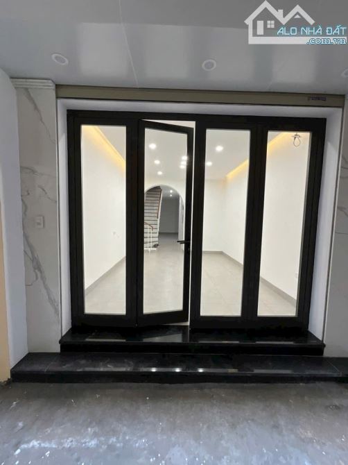 Khu phân lô quân đội, trung đoàn 664 Ngọc Hồi, thang máy - 1