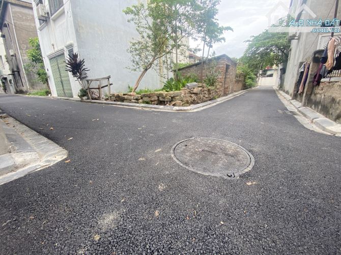 LÔ GÓC VÂN NỘI nhỉnh 3 t.ỷ ĐƯỜNG THÔNG, ra cổng chạy thẳng 200m đến Võ Nguyên Giáp. - 1