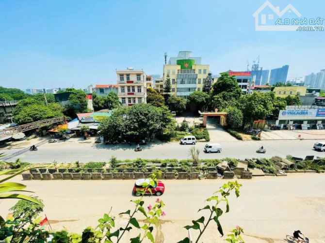 BÁN NHÀ PHỐ PHẠM VĂN ĐỒNG TỪ LIÊM  25 TỶ 100M2 MT 9 5T Ô TÔ  TRÁNH  DOANH SÁT PHỐ - 1
