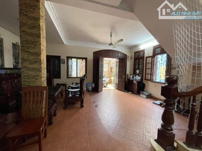 BÁN NHÀ PHỐ PHẠM VĂN ĐỒNG TỪ LIÊM  29 TỶ 100M2 MT 7M 4T LÔ GÓC Ô TÔ TRÁNH KINH DOANH - 1