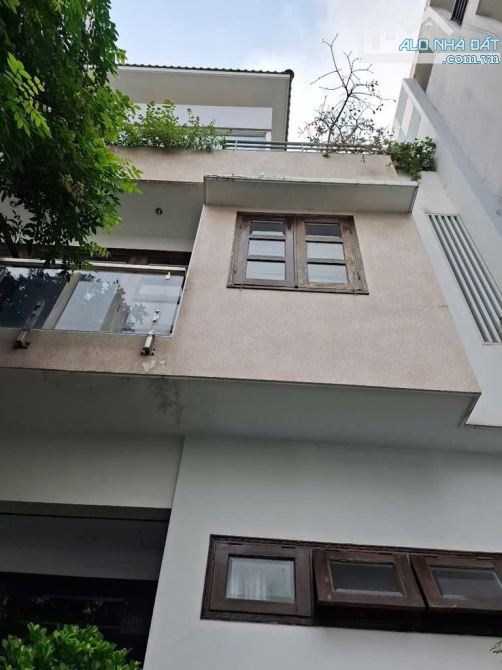 Nhà Như Biệt Thự -  Hoàng Hoa Thám - Cộng Hoà - DT 7.2x21 - 1
