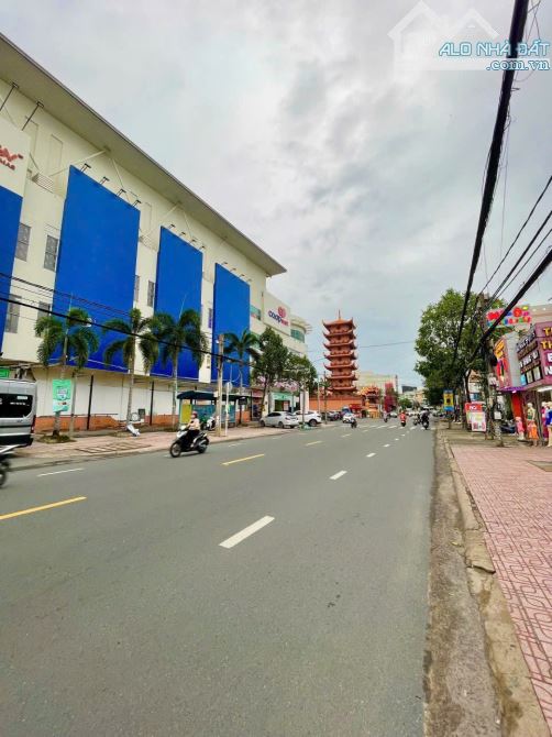 Bán lô đất biệt thự P Thống Nhất DT Gần 160m2 👉Giá : 5 tỷ 2 - 1