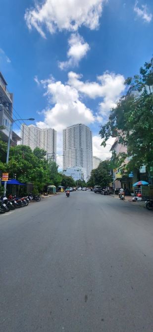 Căn hộ mới full nội thất 29 Phòng 7x20 x 7 tầng thang máy thu nhập 150tt/th - 1