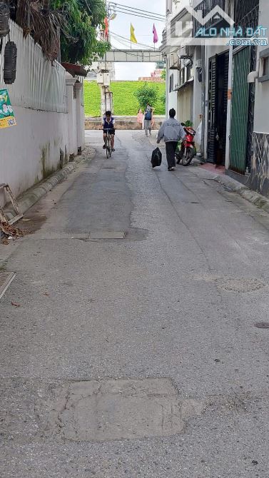 Bán đất phố Bắc Biên Ngọc Thụy, 54m2, tặng GPXD 4 tầng 1 tum, cách cầu Long Biên 500m - 1