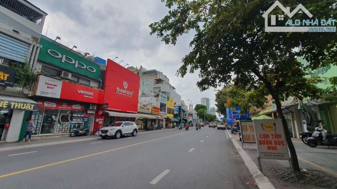 BÁN NHÀ 2 TẦNG MẶT TIỀN NGUYỄN THỊ MINH KHAI, Q.1 GIÁ 11 TỶ TL - 1